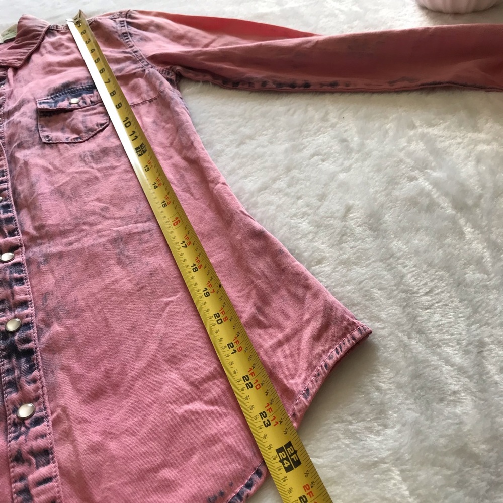 Selena Gomez | Pink Acid Washed Snap Chambray Buttons Sz Sm Jr - Picture 8 of 12